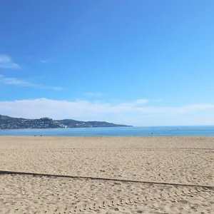 https://delta-muga-piso-muy-cerca-de-la-playa.catalonia-hotels.com